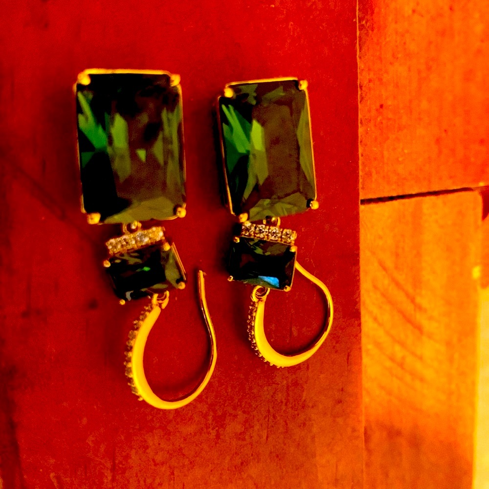 Limited Gorgeous Brand new from 🇫🇷 rare green earrings with crystals. Must have! - Picture 4 of 16